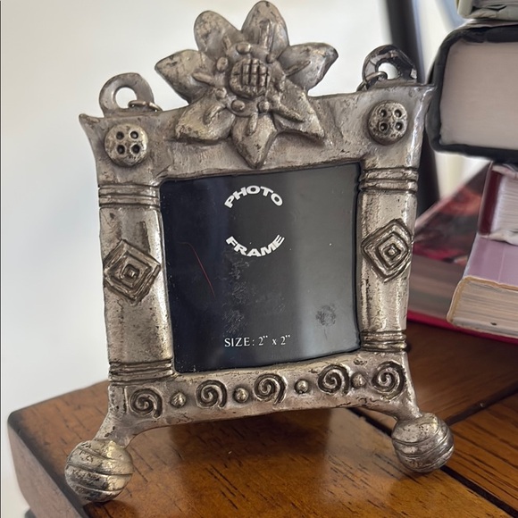 Decorative Silver Photo Frame - Picture 1 of 3